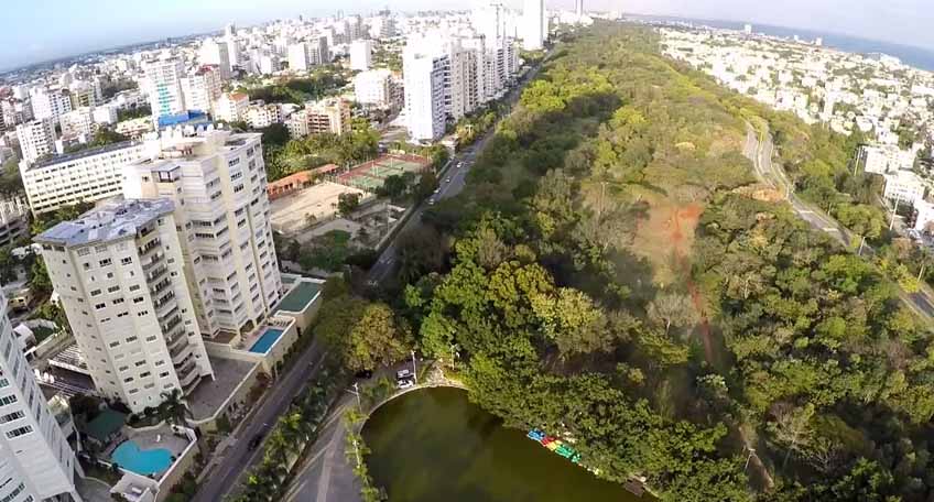 Aerial panorama of Parque Mirador Sur